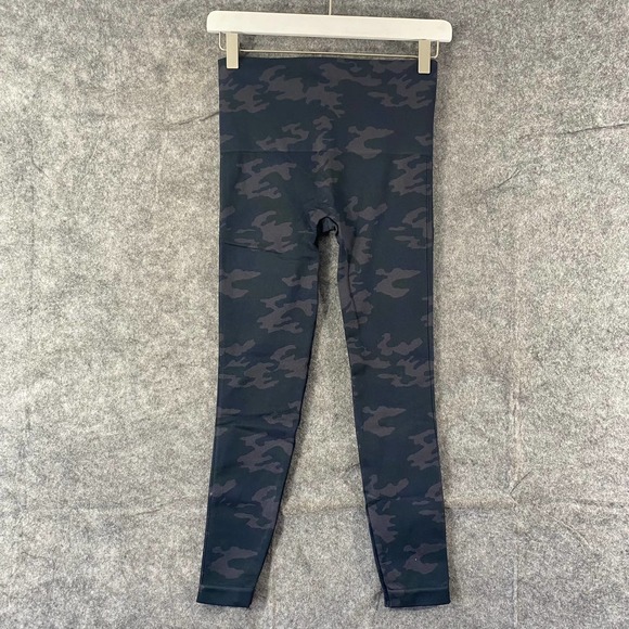 SPANX Leggings Medium Black Camo Print High Rise Seamless Look at Me Now - Picture 4 of 12